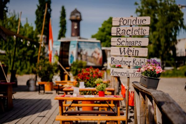 berliner-eventlocation-gondel-mieten-almhuette