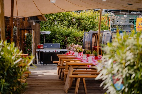 biergarten-sommerlocation-berlin-mit-gondelhuette